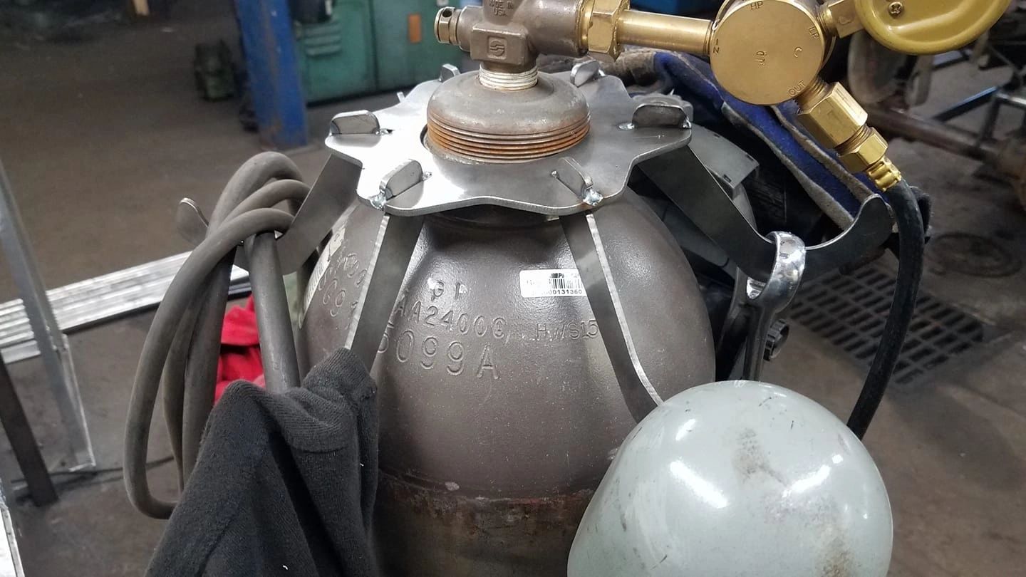 Six pack gas bottle hook